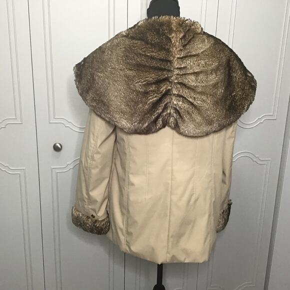 IMAN Winter Jacket with Faux Fur Trim - Size Medium - Picture 5 of 5